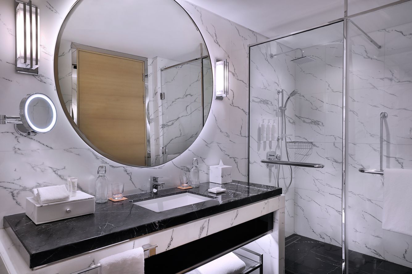 Marriott Resort Palm Jumeirah Bathroom